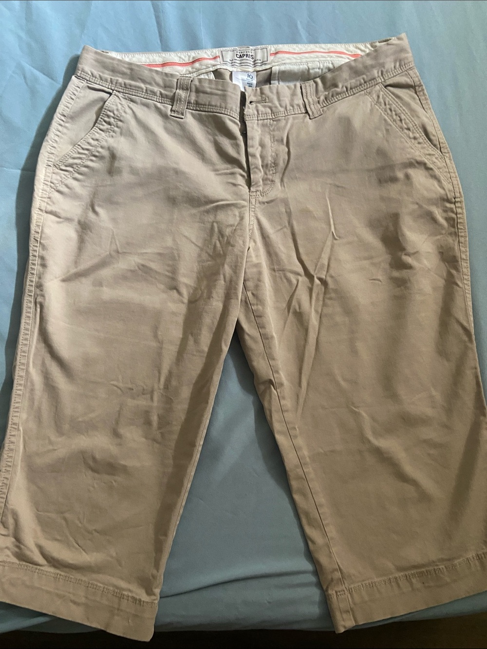 Old Navy women Beige Capris